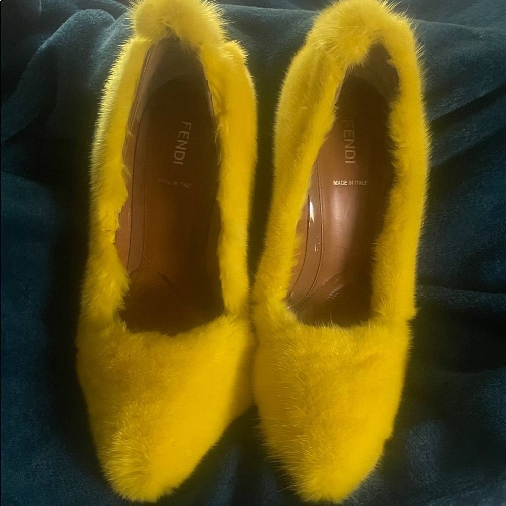 Beautiful custom Fendi Women's Vibrant Yellow real Mink Fur Heels